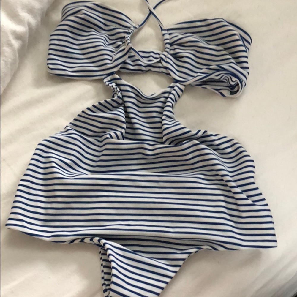 Mikoh Cloudbreak Swimsuit in Vintage Sailor - Picture 7 of 8